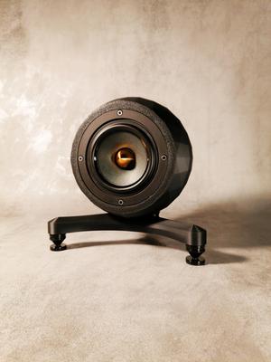 High-End Hifi Speaker Tripod von German Precision Audio
