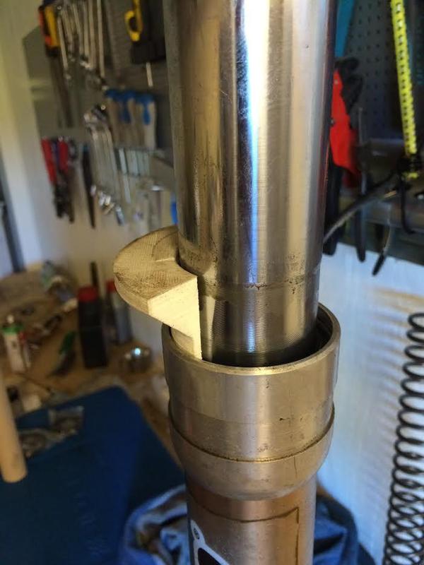 Bike frontfork seal press