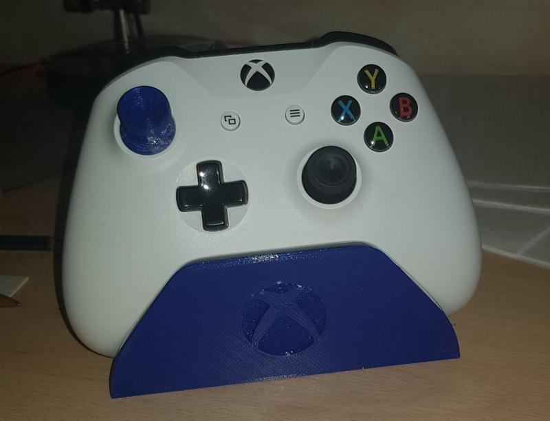 Xbox One Controller Stand