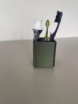 teethBrushed - toothBrush holderz