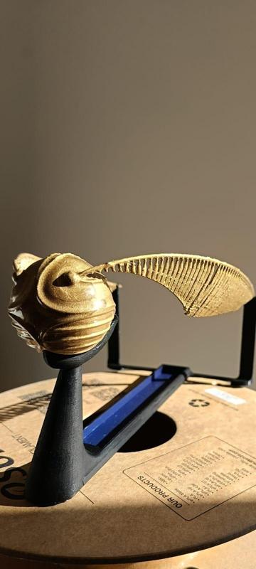 Golden Snitch Harry Potter with stand