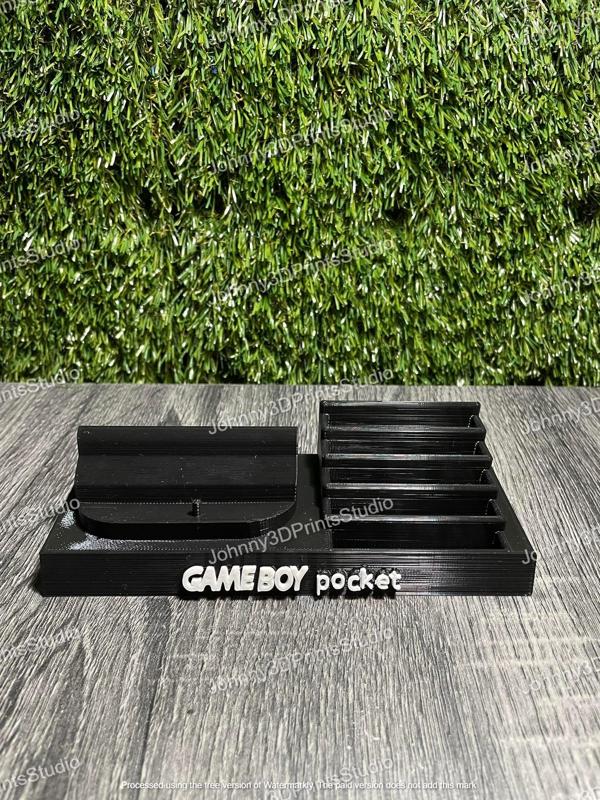 GAMEBOY POCKET HOLDER / STAND WITH 5 GAME CARTRIDGES CASES
