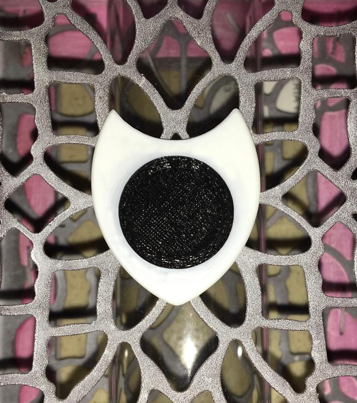 DUA 26X31mm guitar Pick By eXiMienTa PLA - dual extruder 3D TPU