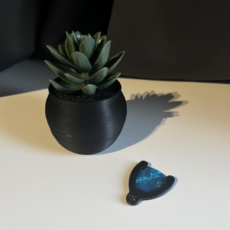 SINGLE GUITAR PICK HOLDER KEYCHAIN