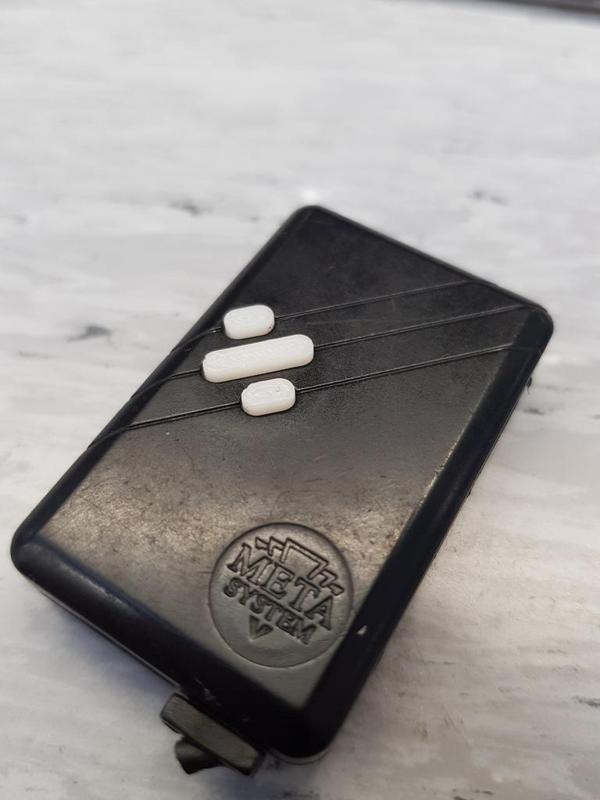 Meta System M100RC button