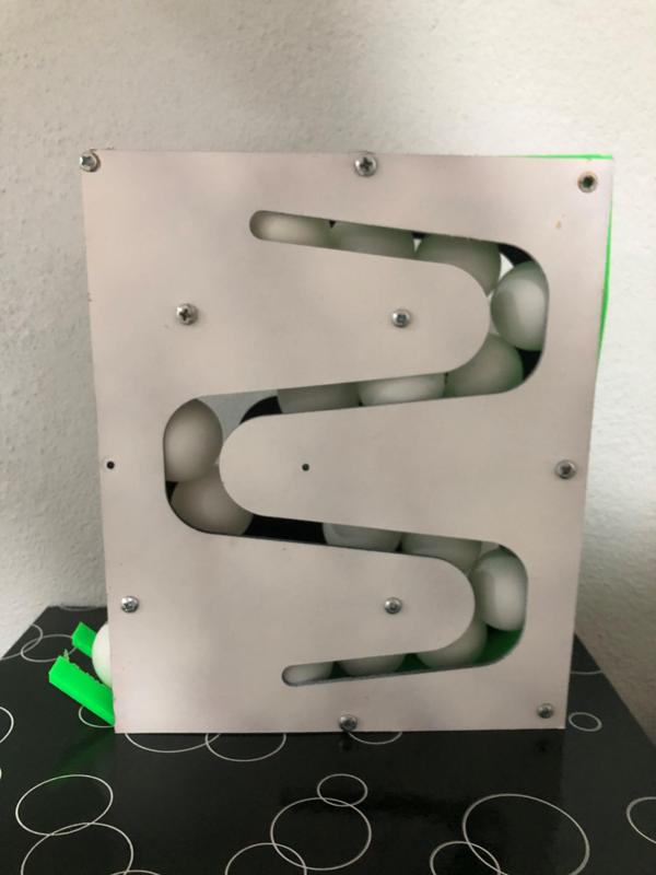 Pimpón ball dispenser