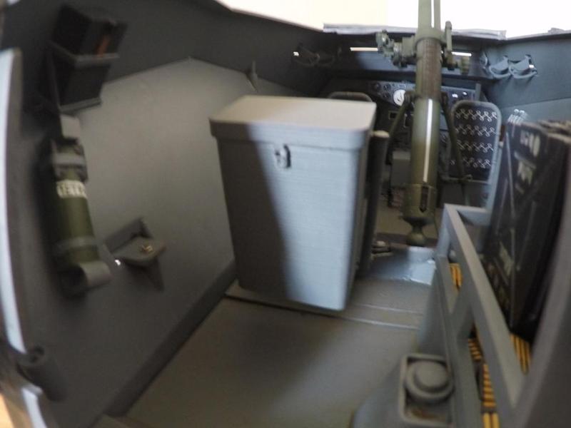 Seat tool box SdKfz 250