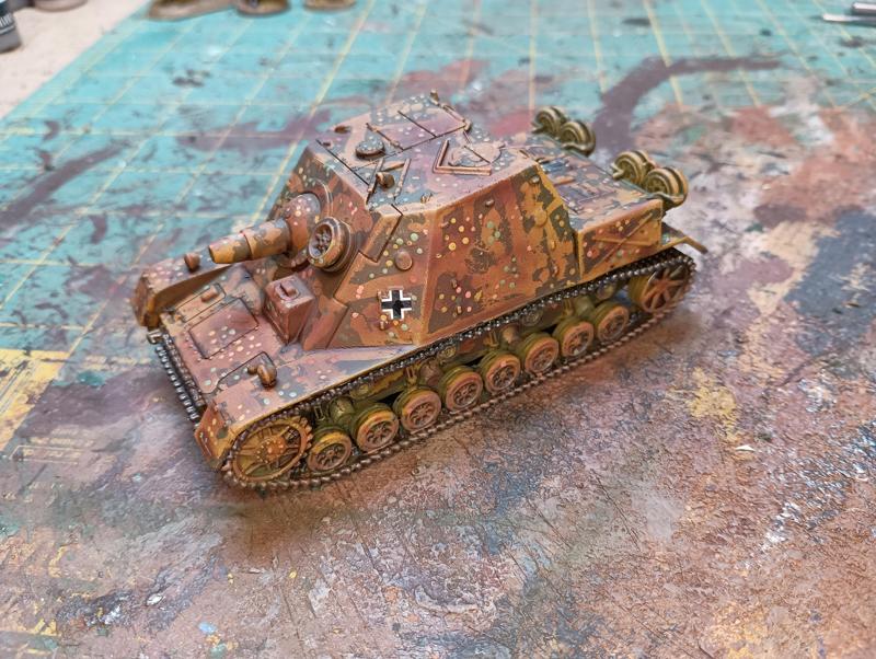 Sturmpanzer IV “Brummbar” (early) + 3 Tankmen + side armor (Germany, WW2)