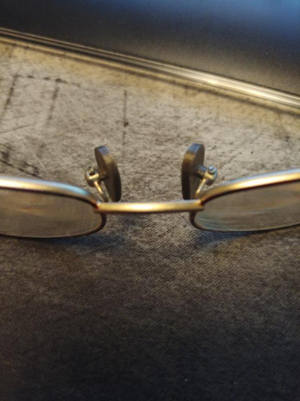 Eye glasses nose pad replancements