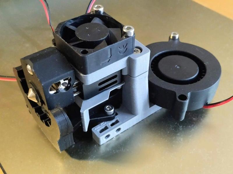 Nf-crazy (Mosquito clone) hotend adapter for HyperCube 25mm/30mm fan