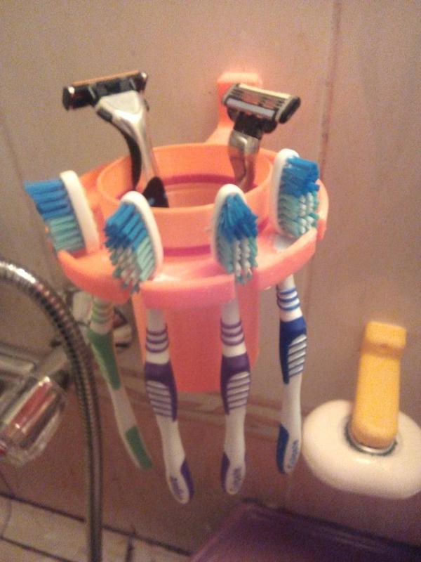 Toothbrush holder