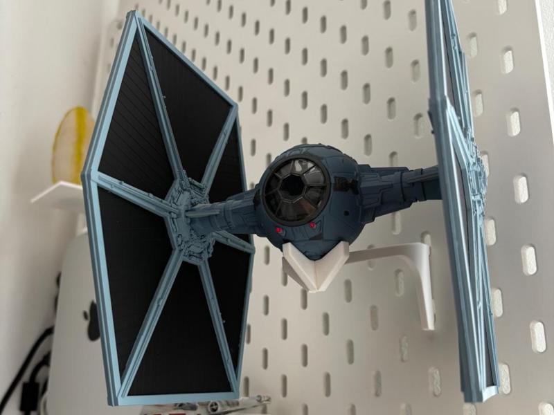 Fixation Skadis pour Tie Fighter Revell