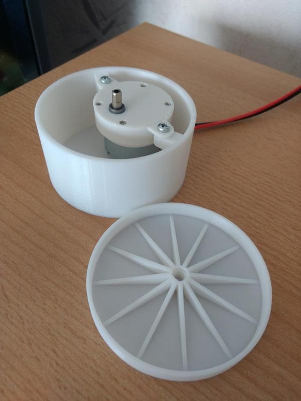 Turntable for slowly turning your awesome things! ;)