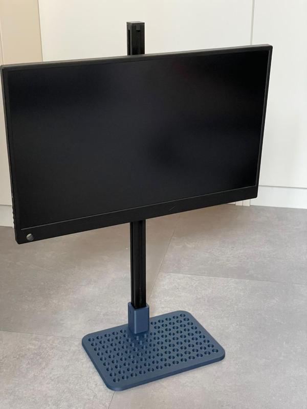 Portable Monitor Stand with 20x20 profile 75² Vesa