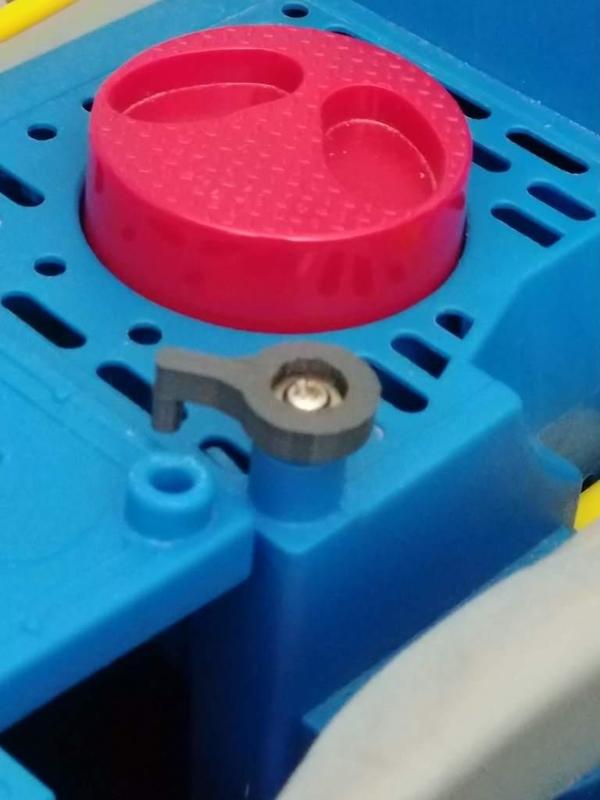 Imaginext Batman Batcave Clasp Latch