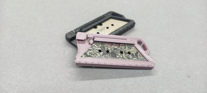 EDC utility blade keychain and boxcutter