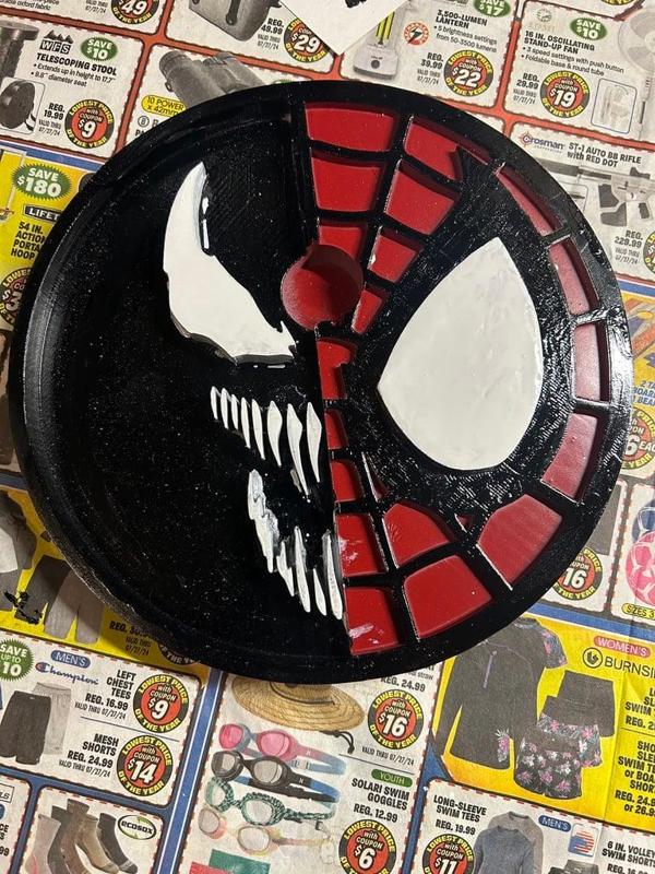Spider-Man/Venom Mask Stand