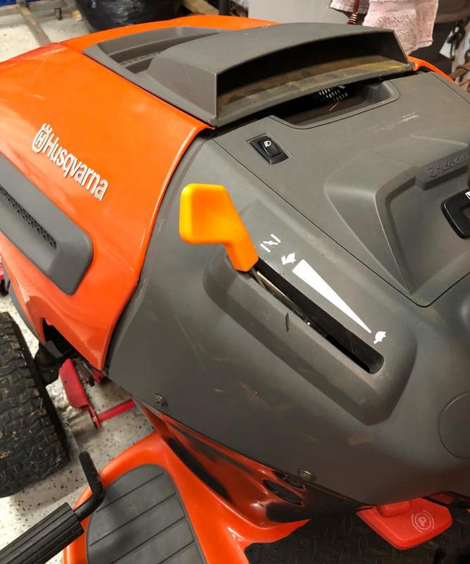 Lawnmower Throttle Knob Husqvarna YTH 26V54