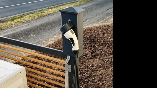 Ladebox mit Typ2 Steckerhalter