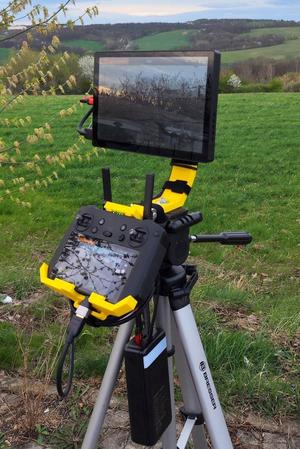 Kitzretter - DJI Mavic 2 & 3 Fernsteuerung - Stativ - Monitorhalter