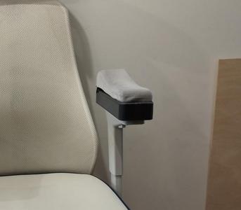 MATCHSPEL arm rest lifted