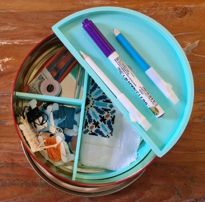 cookie-tin-sewing-kit