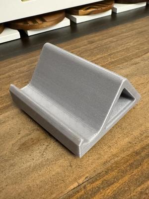 Phone Stand (Horizontal and larger cases)