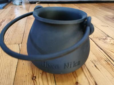 witch's cauldron articulated 