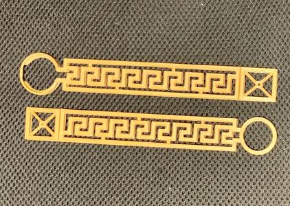 Strap with fretwork