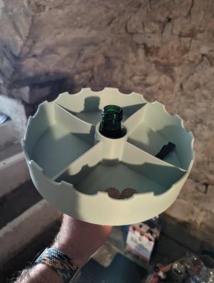 Chips bowl wine / beer ; Chipsschale Wein / Bier