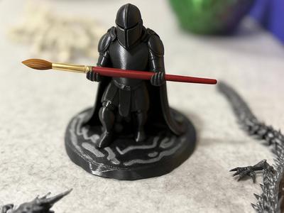 Sir Neil Kneeling Knight Brush & Paint Pen Holder