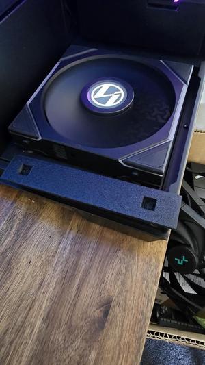 Lian Li 140mm lcd fan end cap