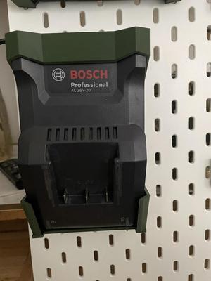 AL 36v-20 Bosch charger wall mount Skadis