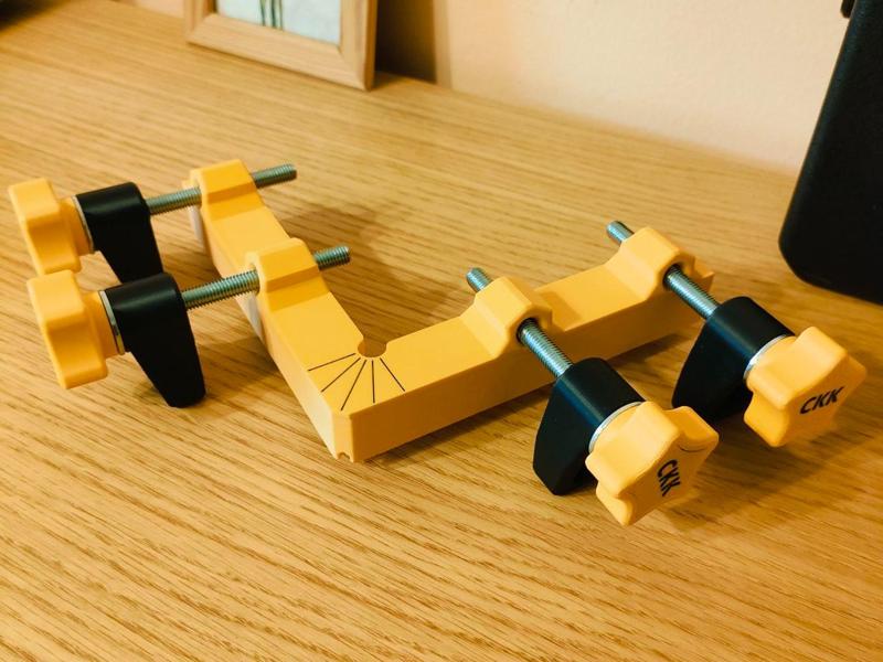 90° Corner Clamp - with Anti-Slip Silicone Feet