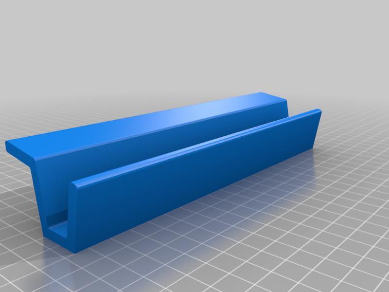Basic laptop stand