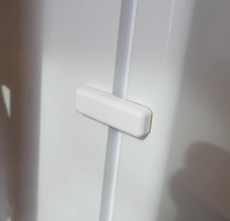 Magnetic fridge lock