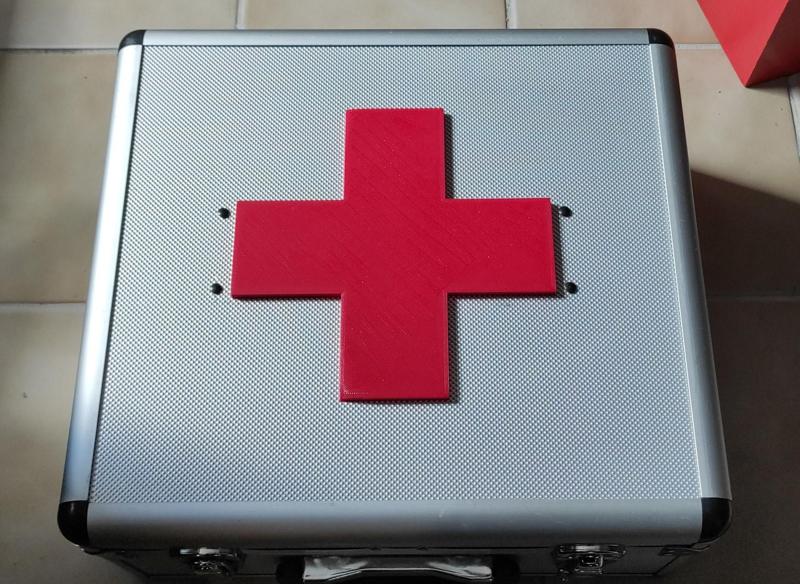 "Rotes" Kreuz für zb. Erste Hilfe Kasten / "Red" cross for eg. first aid kit