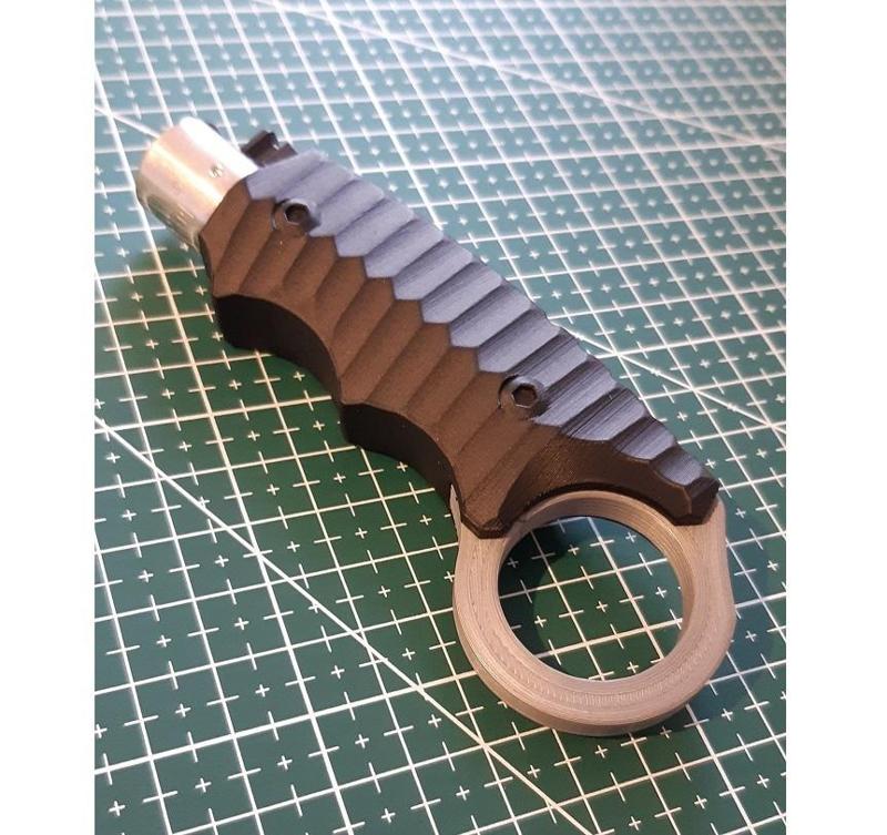 Karamclip - Karambit case for Clipper Lighter