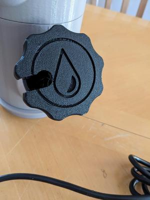 Filling Cap for hydroponic tower with slit for 13mm cable
