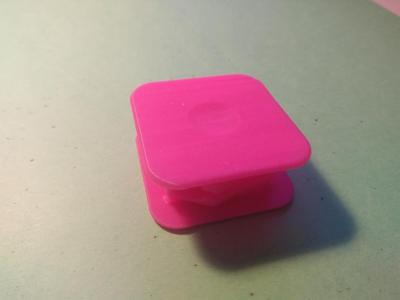 Earphones holder