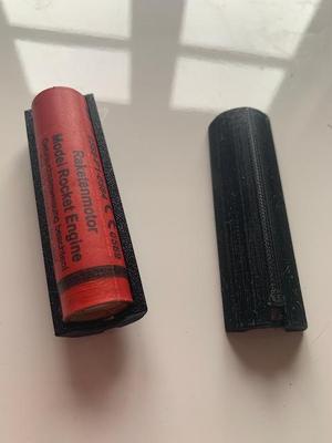 Model Rocket engine 24-18 adapter