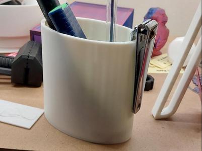 oval pen holder