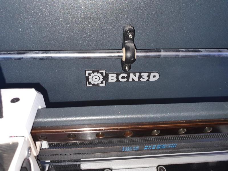 BCN3D logo for replace broken vinyl logo of BCN3D Sigma/SigmaX 3D printers. Simple and dual extruder versions.