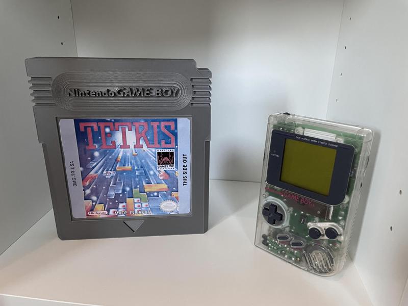 Giant Gameboy cartridge box for Gameboy games
