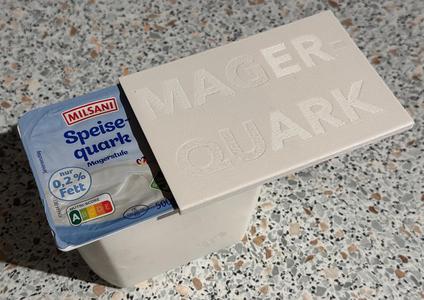 Low-Fat Quark (Magerquark) Universal Lid