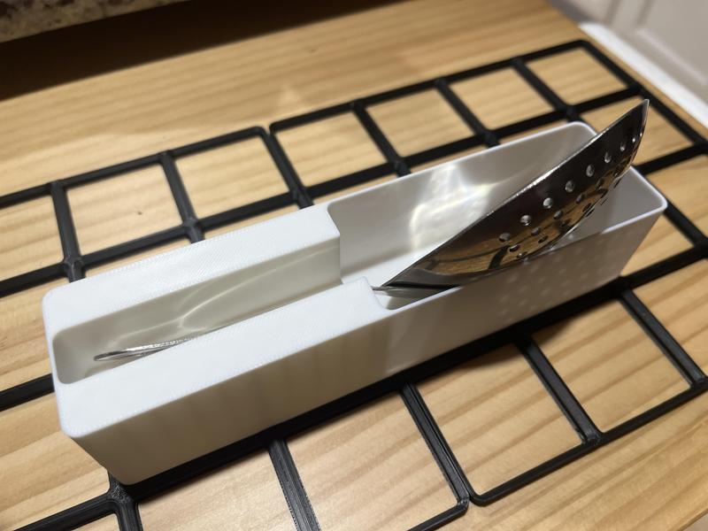 Gridfinity Cocktail Strainer Holder