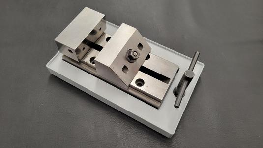 Hermann Schmidt 4in Grinding Vise Gridfinity