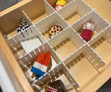 Customizable Interlocking Drawer Divider