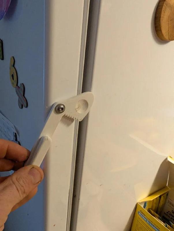 Fridge Opener / Kühlschrank öffner   