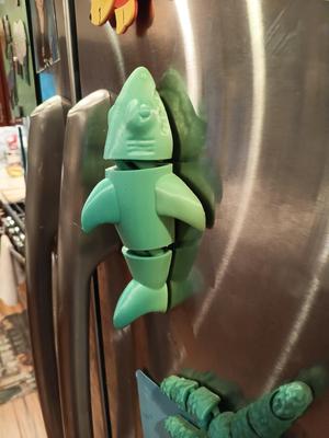 Shark Magnet - FREE - flexi fidget toy